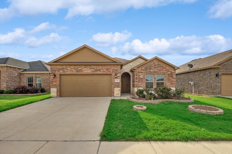 10416 Talus Dr in Fort Worth, TX - Building Photo