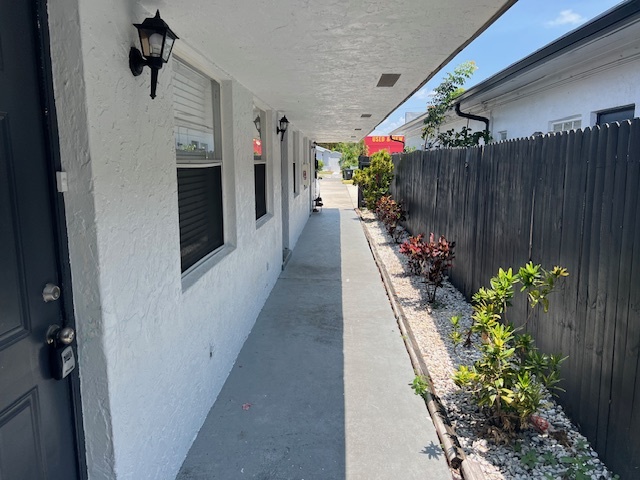 1115 19th Ave N in Lake Worth Beach, FL - Foto de edificio
