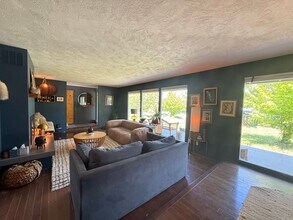 955 Bellview Ave in Ashland, OR - Building Photo - Building Photo