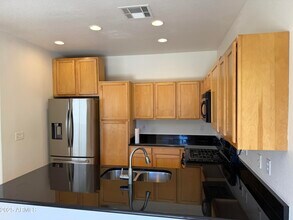 21815 N 40th Pl in Phoenix, AZ - Building Photo - Building Photo