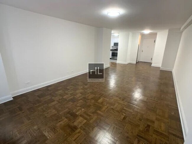 5 AVENUE in New York, NY - Foto de edificio - Building Photo