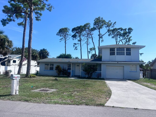 836 Golf Dr in Venice, FL - Building Photo - Building Photo