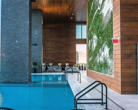1451 Brickell Ave, Unit 2505 in Miami, FL - Foto de edificio - Building Photo