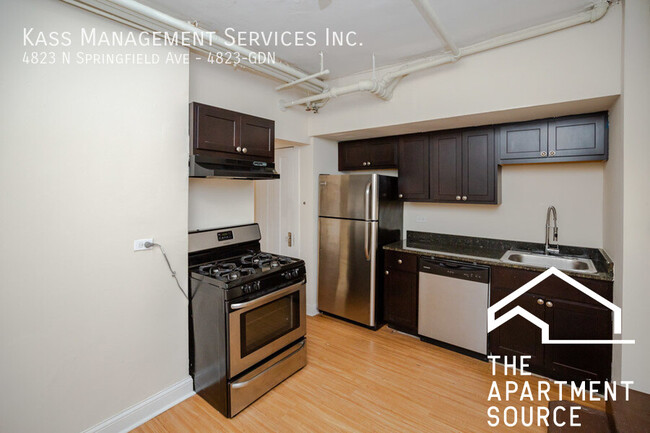 4819 N Springfield Ave, Unit 2 in Chicago, IL - Building Photo - Building Photo