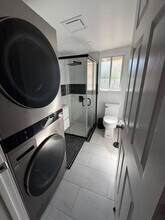 1157 W 2nd St, Unit 1157 W 2nd St, San Pedro, CA 90731 in San Pedro, CA - Foto de edificio - Building Photo