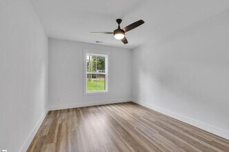 4018 Old Williamston Rd in Belton, SC - Building Photo - Building Photo