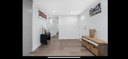 1044 W 84th Pl in Los Angeles, CA - Foto de edificio - Building Photo