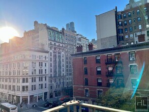WEST 72 STREET in New York, NY - Foto de edificio - Building Photo