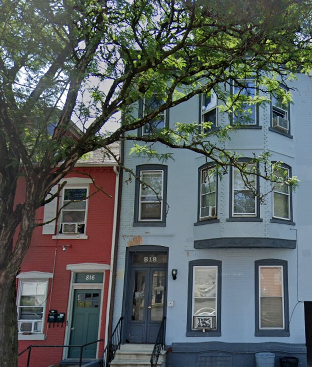 818 Walnut St in Allentown, PA - Building Photo