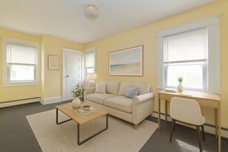 177 Lincoln Ave in Mineola, NY - Foto de edificio - Building Photo