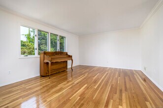 10 Stanwick Pl in Stamford, CT - Building Photo - Building Photo
