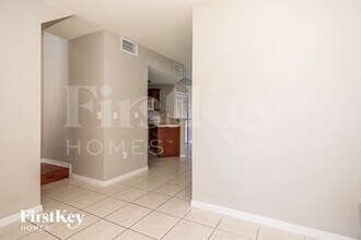 664 SW 7th Terrace in Florida City, FL - Foto de edificio - Building Photo