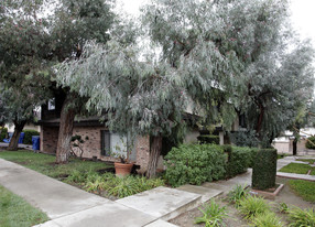 110 W Electric Ave in La Habra, CA - Building Photo