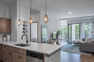 Westmont at the Lane in Columbus, OH - Building Photo