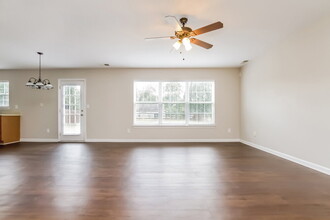 10126 Green Hedge Ave in Charlotte, NC - Building Photo - Building Photo