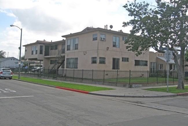 770 W 90th St in Los Angeles, CA - Building Photo - Building Photo