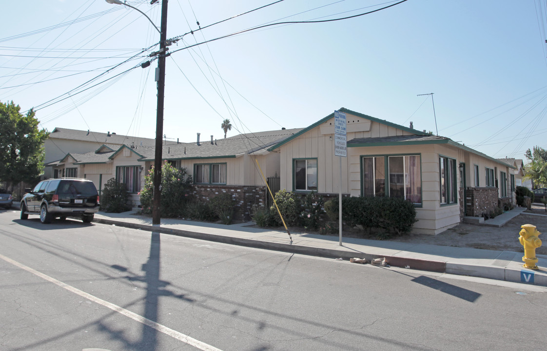 7300 Otis Ave in Bell, CA - Foto de edificio