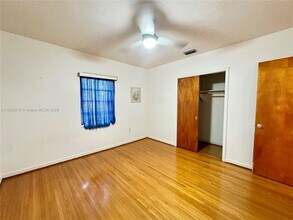 4005 NW 9th St in Miami, FL - Building Photo - Building Photo