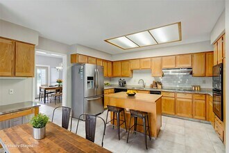 2601 S Broadway St in La Porte, TX - Building Photo - Building Photo