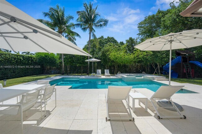 636 Melaleuca Ln in Miami, FL - Foto de edificio - Building Photo