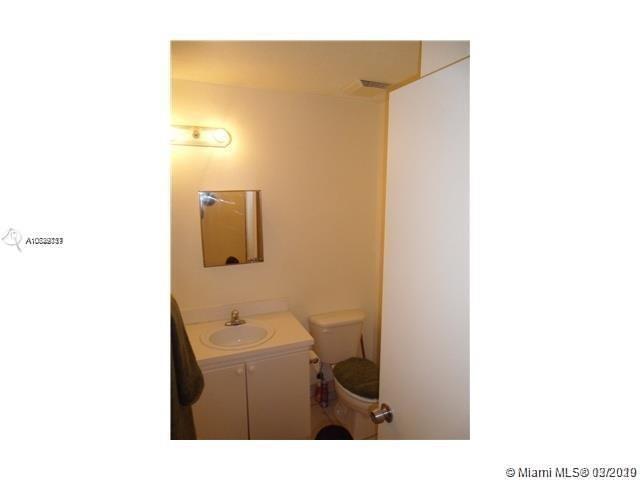 925 SW 8th St-Unit -4D in Hallandale Beach, FL - Foto de edificio - Building Photo