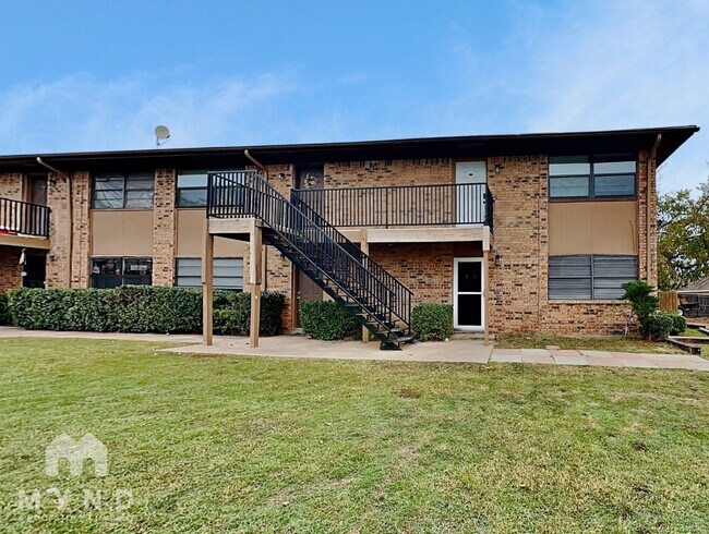 property at 624 E 3rd St