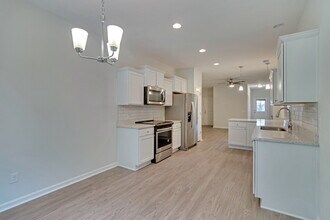 146 Bellasera Wy in Richmond Hill, GA - Foto de edificio - Building Photo