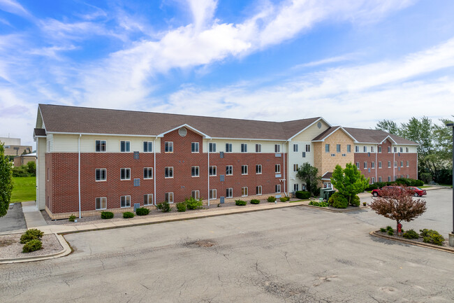 Fox Village Apartments in Menasha, WI - Building Photo - Building Photo