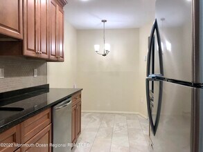 169 Amberly Dr in Englishtown, NJ - Building Photo - Building Photo