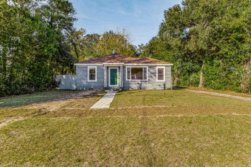 1206 Dexter Ave in Pensacola, FL - Foto de edificio