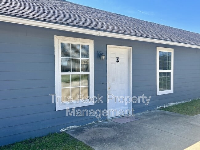 property at 218 E 14th St