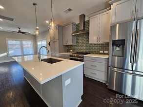 1202 Macomb Pl in Charlotte, NC - Building Photo - Building Photo
