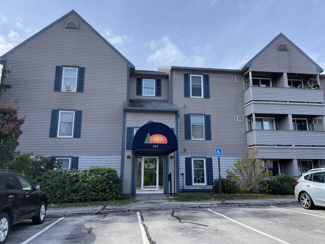 161 Eastern Ave in Manchester, NH - Building Photo - Building Photo
