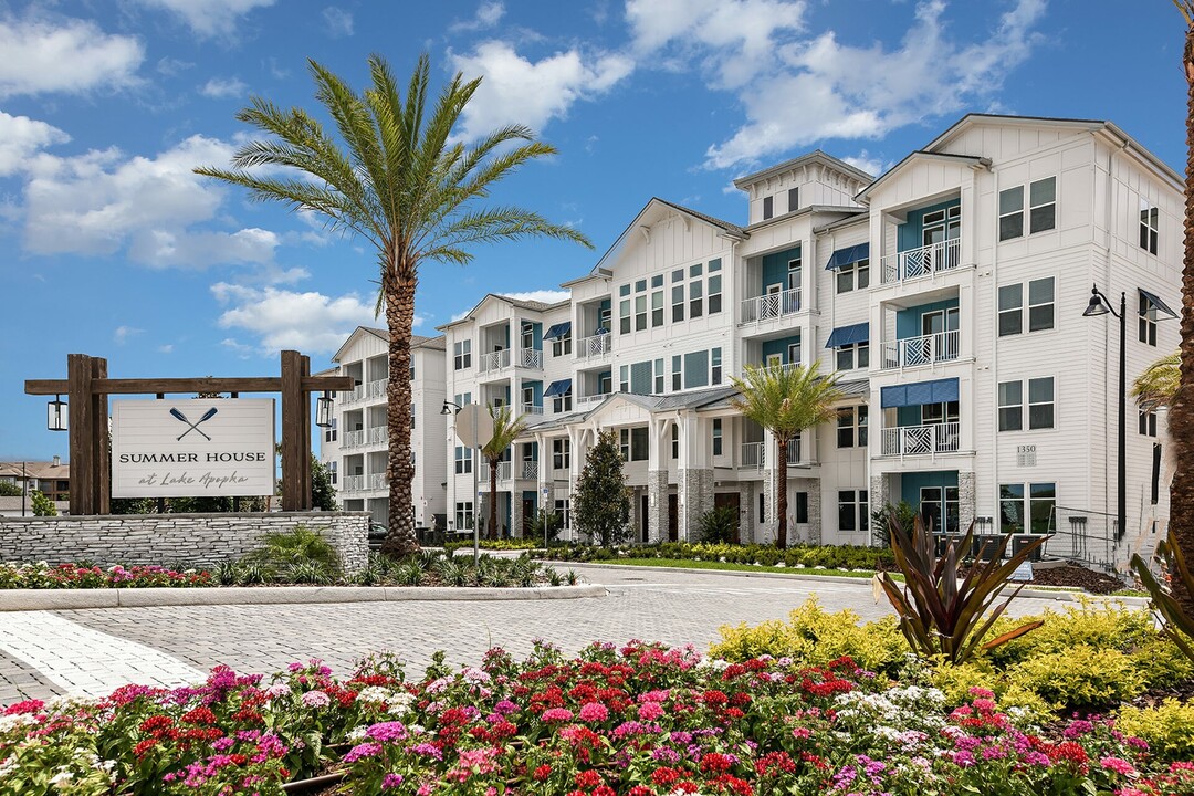 Summer House At Lake Apopka in Apopka, FL - Foto de edificio