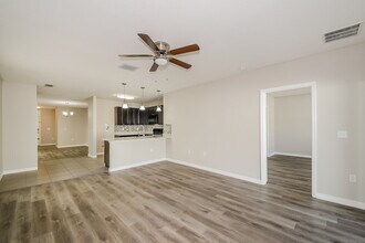 10126 Geese Trail Cir in Ruskin, FL - Building Photo - Building Photo