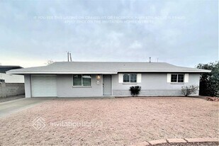 427 E Riviera Dr in Tempe, AZ - Building Photo