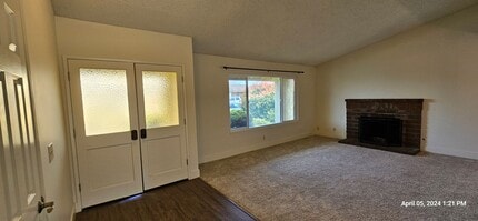 1406 Oak Knoll Rd in Santa Maria, CA - Building Photo - Building Photo