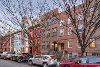 136 Degraw St in Brooklyn, NY - Building Photo - Primary Photo