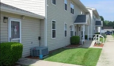 77 Morgan Dr in Lucasville, OH - Building Photo - Building Photo