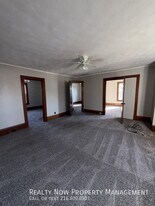 1344 S Green Rd, Unit Unit 2 in South Euclid, OH - Building Photo