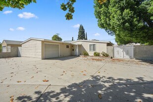 7720 Cherrystone Ave in Panorama City, CA - Building Photo