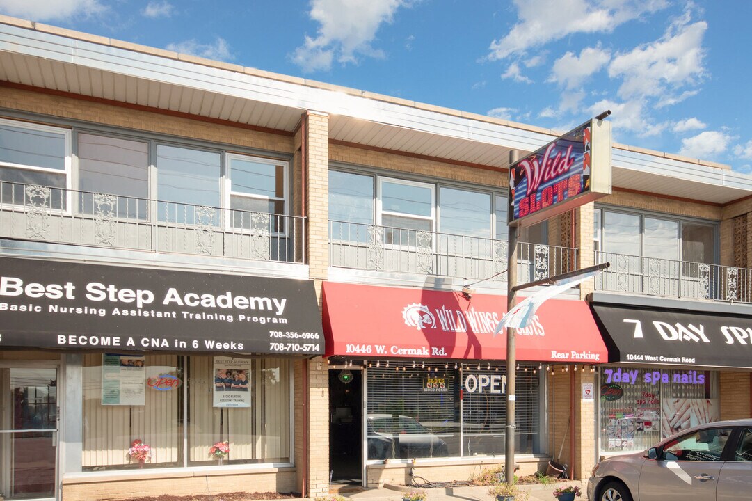 10448 W Cermak Rd in Westchester, IL - Foto de edificio