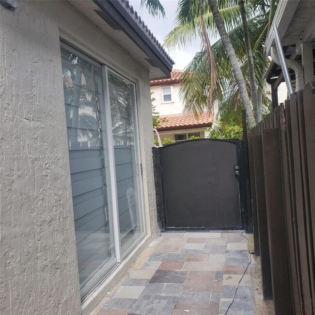 13995 SW 154th St in Miami, FL - Building Photo - Building Photo