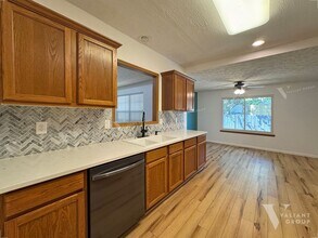 4105 S Oak Ave in Springfield, MO - Building Photo - Building Photo