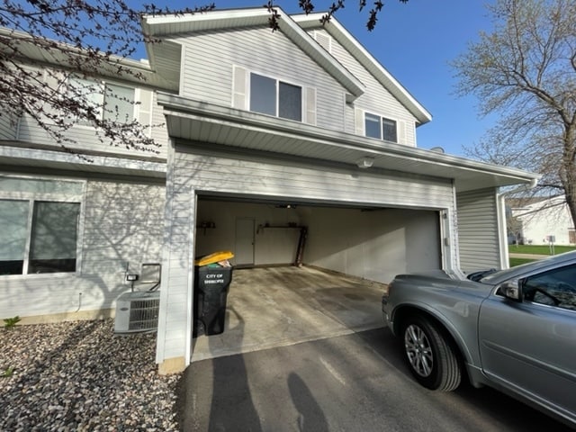 2103 Parkway Ave in Shakopee, MN - Building Photo - Building Photo