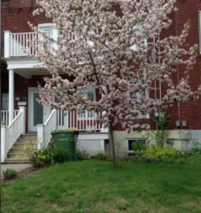 Unavailable Property at 5214 Earnscliffe Av in Montréal, QC Listing