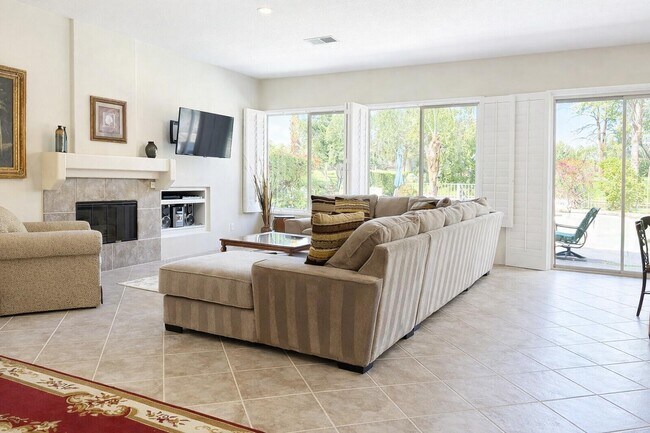 83 N Kavenish Dr in Rancho Mirage, CA - Building Photo - Building Photo