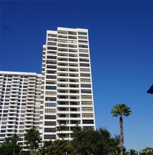 2500 Parkview Dr in Hallandale Beach, FL - Building Photo - Building Photo