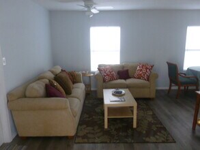 910 Tuskawilla St in Clearwater, FL - Building Photo - Building Photo