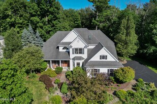 20 Fairhill Rd in Clifton Park, NY - Building Photo